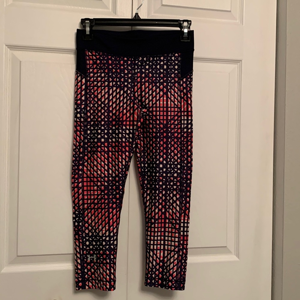 🌷Under Armour Heat Gear Compression Capri Workout Pants Mosaic Pattern Small